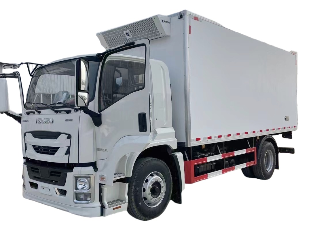 ISUZU 205HP GIGA  5.5Meters Refrigerator Truck