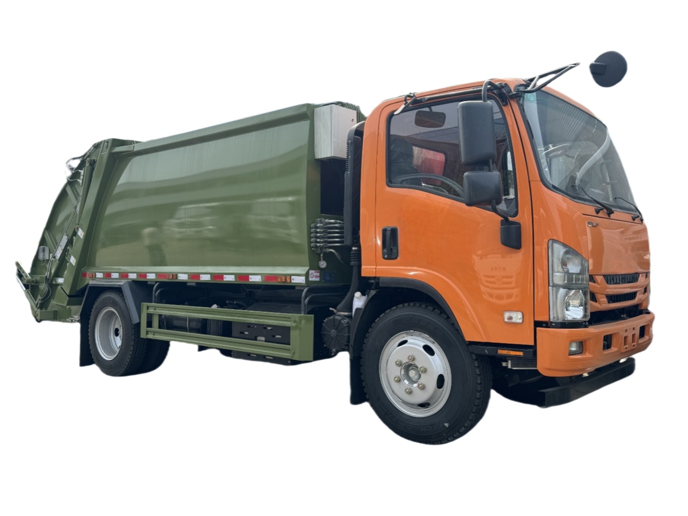 ISUZU 700P Compactor Garbage Truck 12000L compressed 200pc dustbins garbage