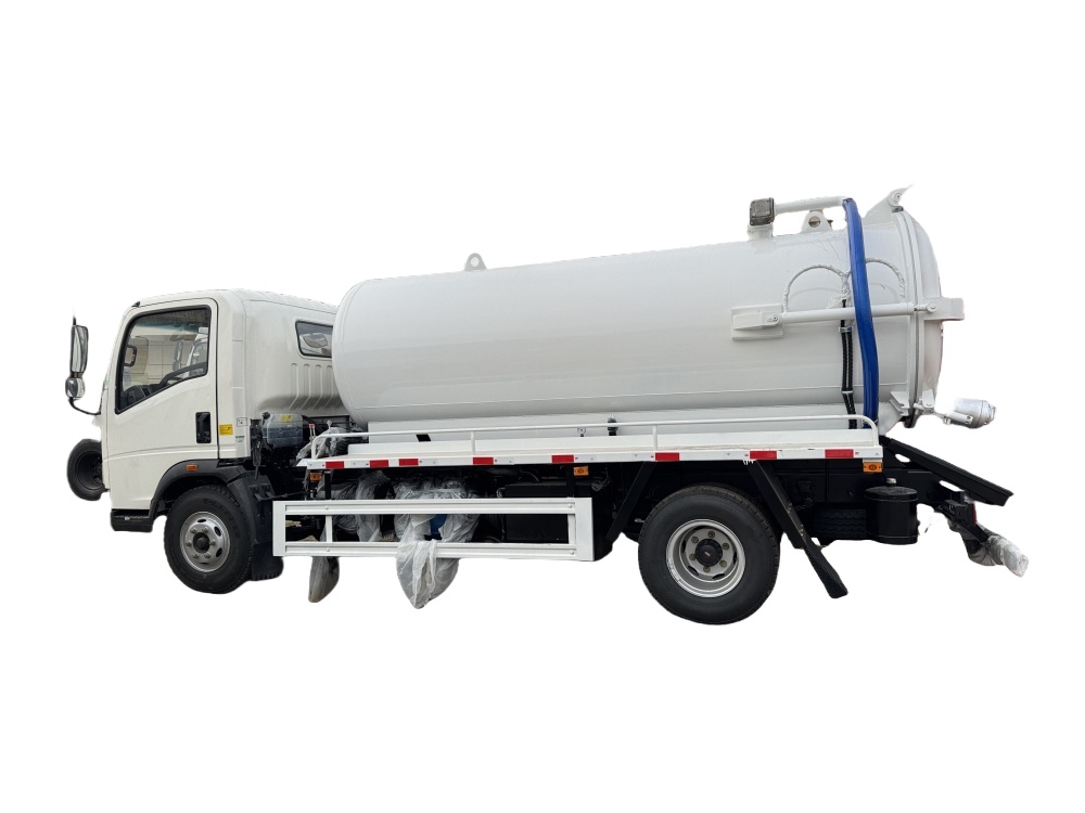 HOWO 5000L Sewage Suction Truck