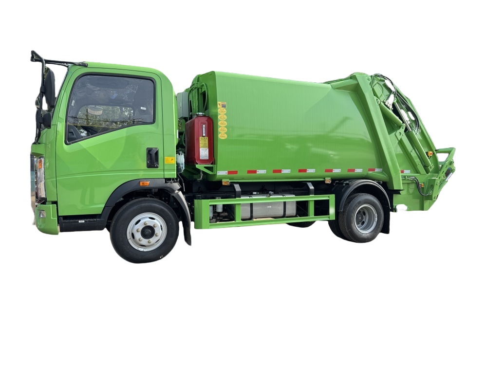 HOWO 6000L compactor garbage truck 