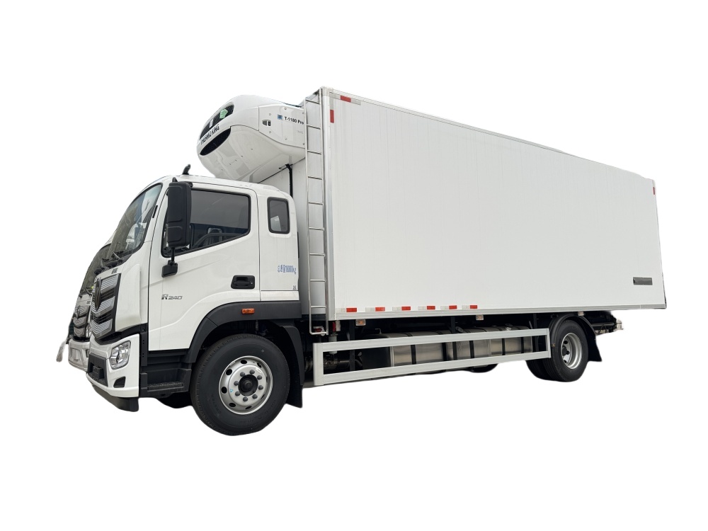 FOTON AUMARK 6M refrigerator truck with Thermal King Independent cooler