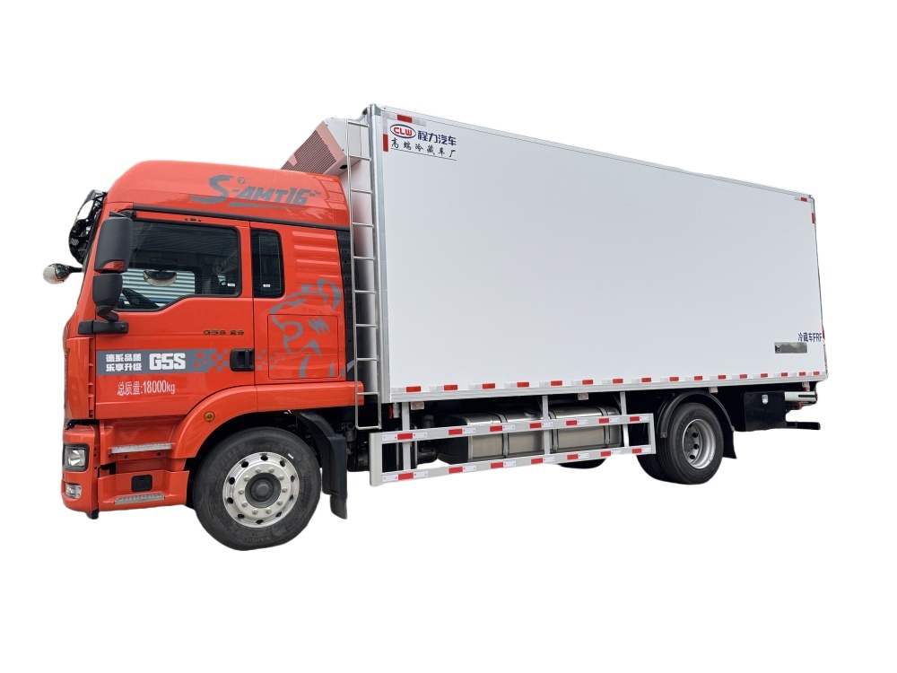 Sitrak refrigerator truck 6.8M length box