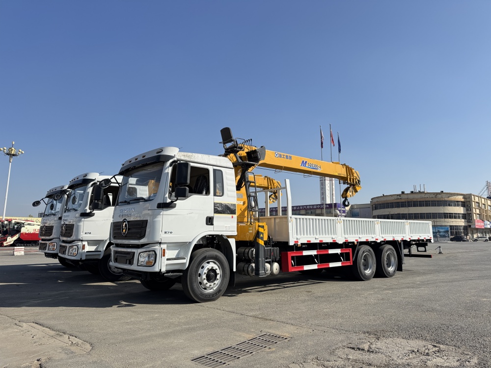 Shacman L3000  6*4 truck mounted XCMG  12 tons crane