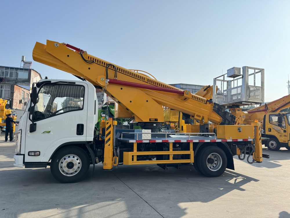 ISUZU 28M aerial platform truck