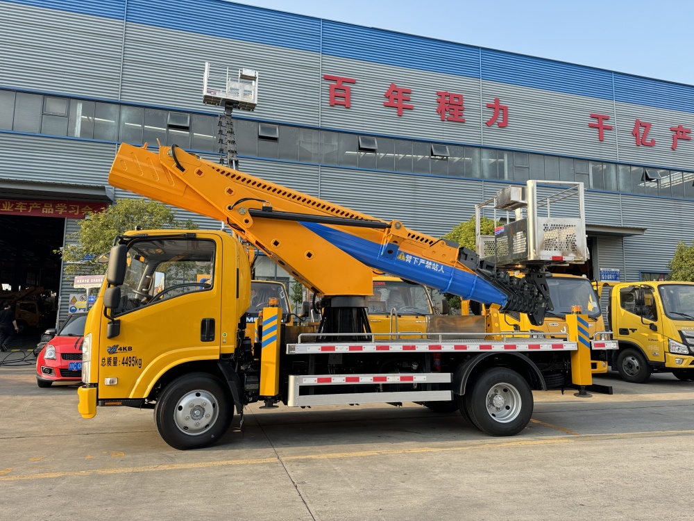 ISUZU 33M aerial platform truck