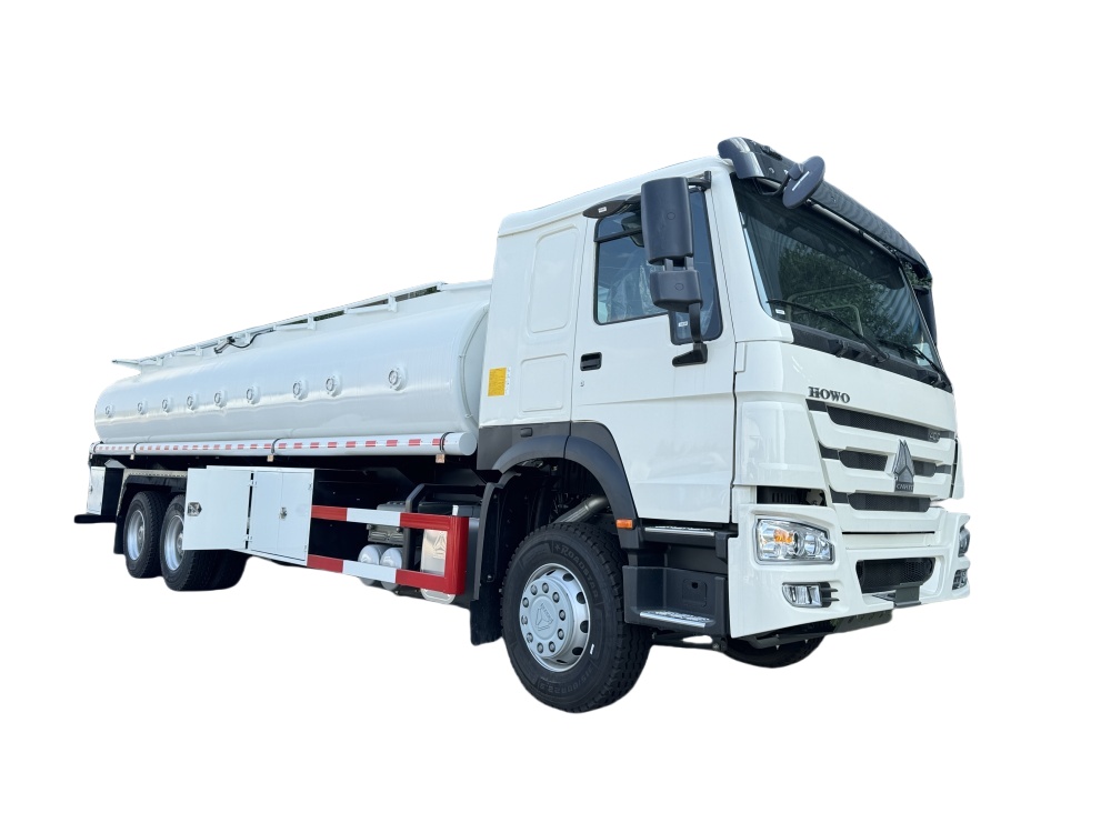 HOWO 6*4 20000L fuel tank truck 8 compartments