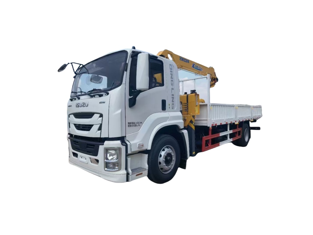 ISUZU 205HP 5193cc  5.8M length with 5tons crane