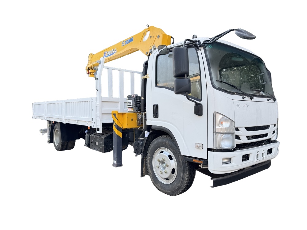 Isuzu 700p avec camion XCMG 5 tonnes grue 5193cc 190hp / 205hp