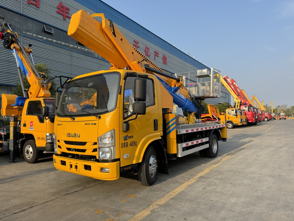 ISUZU 33M aerial platform truck