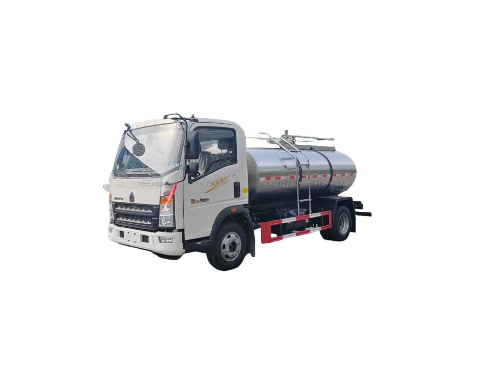 HOWO 6000L milk transportation truck